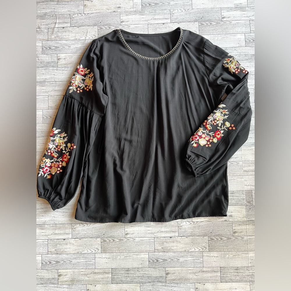 Floral Embellishmented Black Top